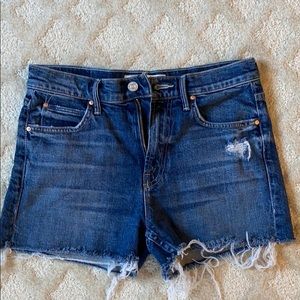 MOTHER The Dutchie Denim Short Fray